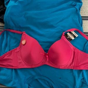 Size 40 b fuchsia bra